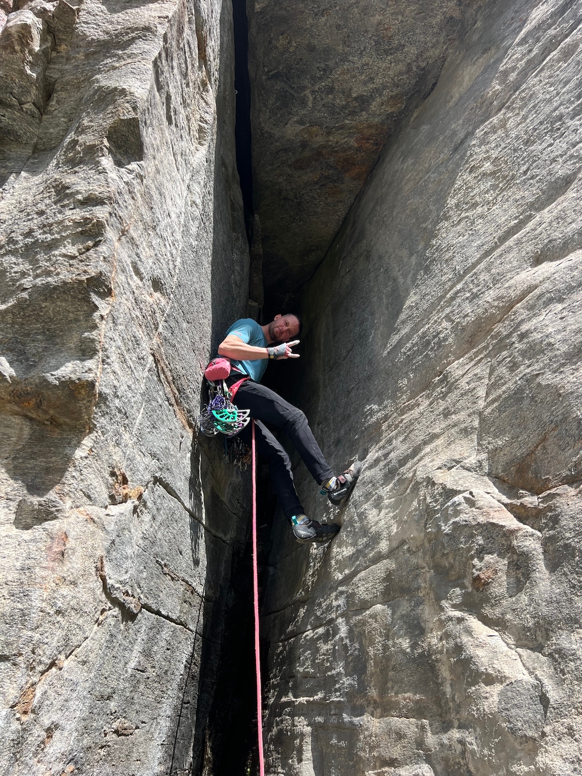 crack-climbing-cadarese-cadarese-italien-08