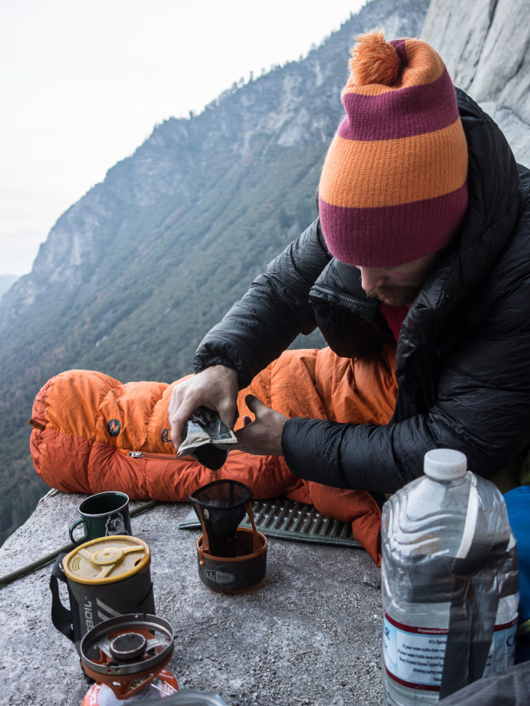 Kaffee am morgen vertreibt Kummer und Sorgen. Heart Ledges.