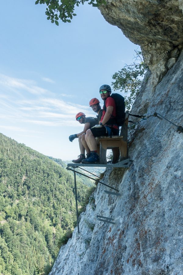 Rastbank knapp vor dem Gipfel