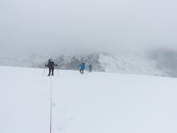 Am Gletscher bei nicht ganz optimaler Sicht.